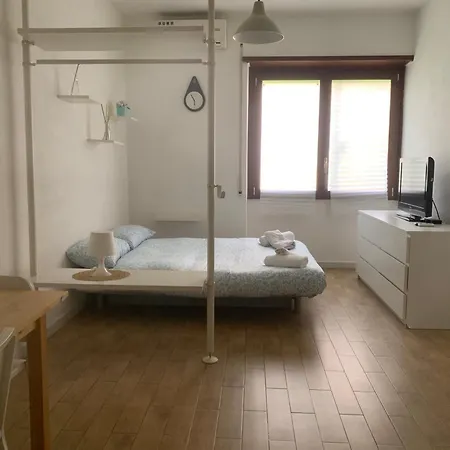 Cozy Piramide Rooms-3